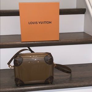Louis Vuitton Pochette